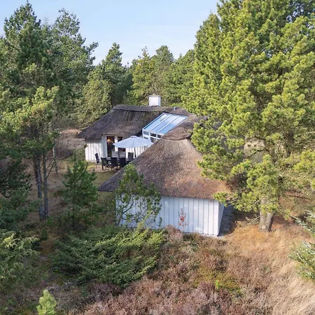 Holiday home Lovely Summer House In A Scenic Natural Area