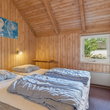 Feriehus Lovely Summer House In A Scenic Natural Area *